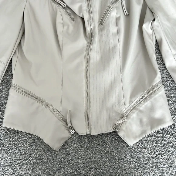 Women’s Blank NYC Cream Faux Leather Jacket. Size Medium. - Picture 7 of 10